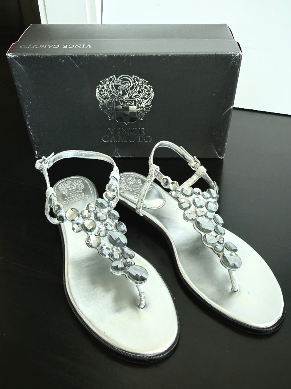 Vince Camuto VC Jordies Glitter Snake Silver Embellished Flat T-Strap Sandal 9M
